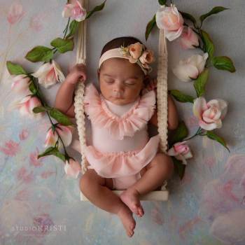 17do-9lbs-Swing-NewbornPhotographyPhoenix-1L50Per-1200x2-2B1A9058-Edit