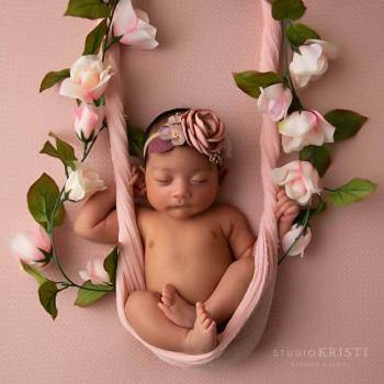 32do-9lbs-Swing-PhoenixNewbornPhotography-1L39Per-1200x2-2B1A1127-Edit-1